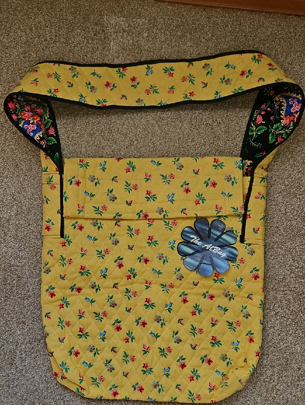 AlBag Size OS NWT Yellow Floral Quilted Shoulder Bag
